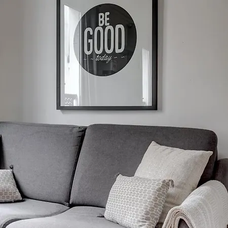 395 Biot 10 - Superbe A Paris